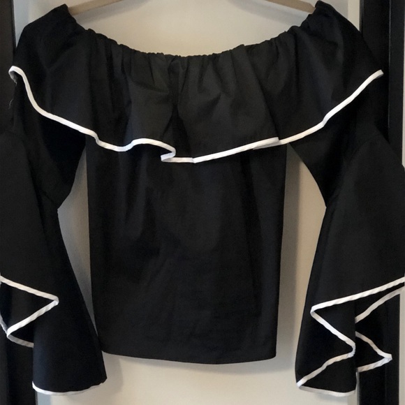 Black off the shoulder blouse - Picture 2 of 3